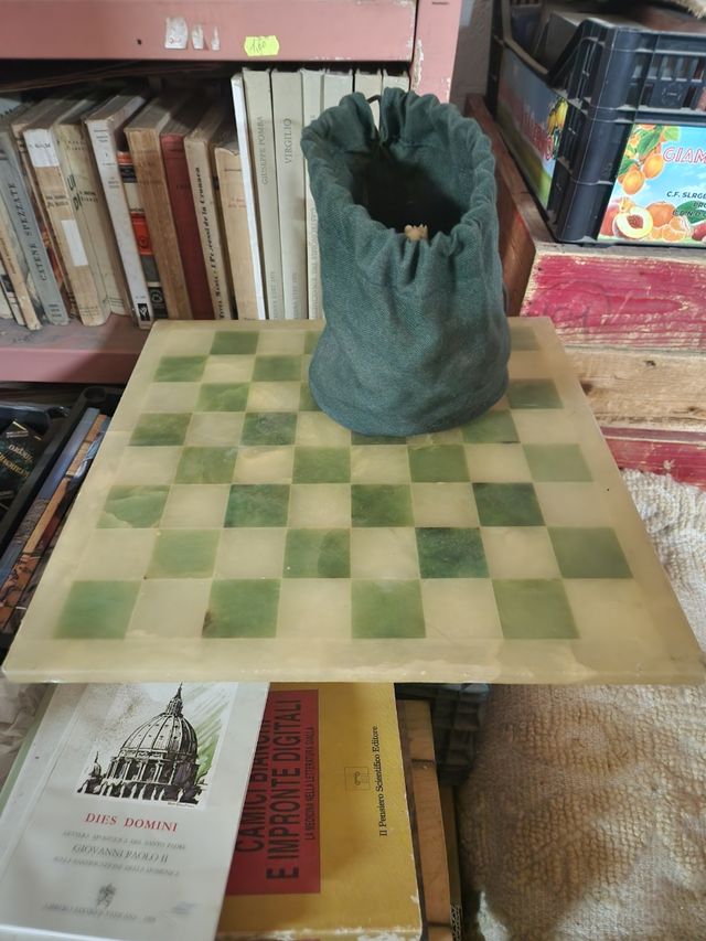 Scacchiera vintage in marmo