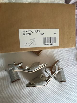 Sandalias Unisa plateadas