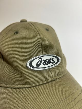 Cappello Asics con visiera vintage verde scuro