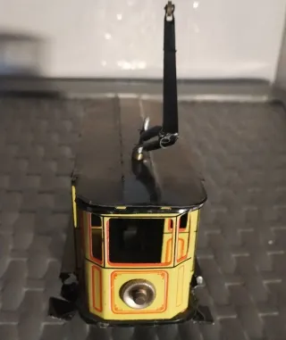 TRANVIA AMARILLO DE LA CASA PAYA EN HOJALATA