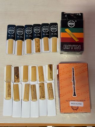 Almohadillas pulgar, boquilla clarinete BG y cañas