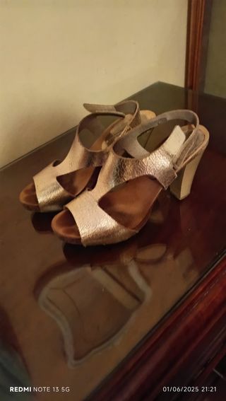 Sandalias Fiori doradas - T.39