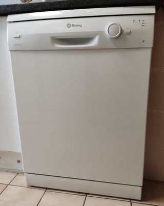 Lavavajillas Balay 60 cm libre instalación. Blanco