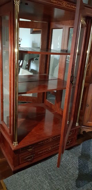 Vitrina madera estilo clásico