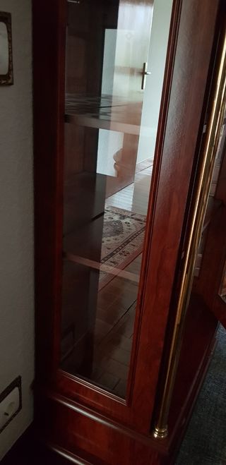 Vitrina madera estilo clásico