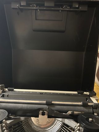 Olivetti Lettera 42 - Máquina de escribir