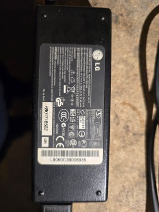 Cargador LG 90W - Portátil