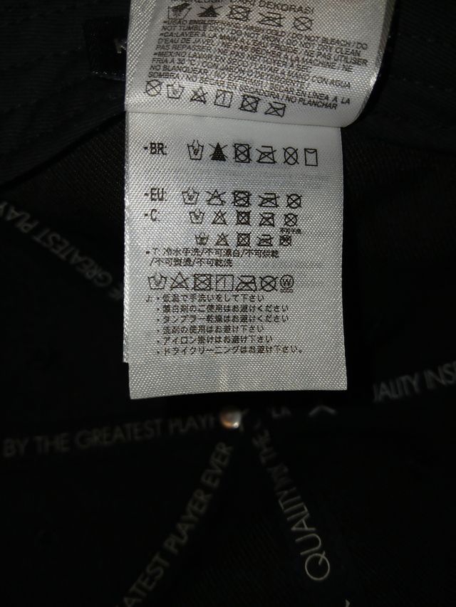 Gorra Jordan negra c/rojo