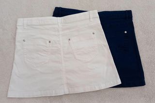 Dos faldas cortas y dos pantalones cortos de niña