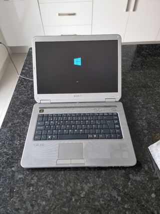 Sony Vaio VGN-Nr21S - Portátil Prateado