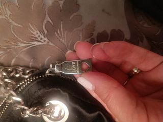 Bolso Love Moschino negro y plata