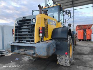 Pala cargadora Komatsu WA270-7 usada