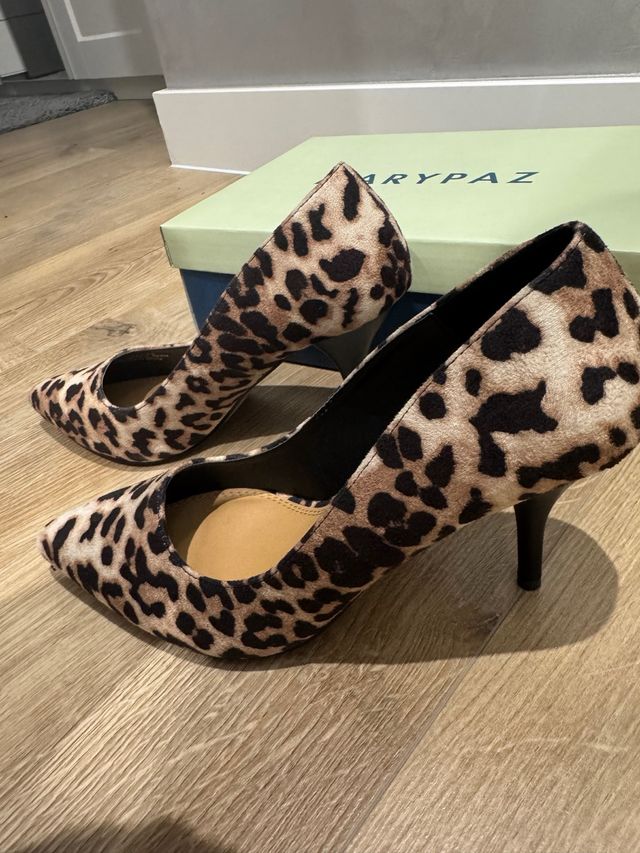 Salones MaryPaz leopardo -talla 38. Estrenar