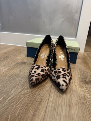 Salones MaryPaz leopardo -talla 38. Estrenar