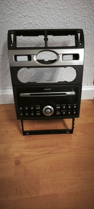 Radio y marco Ford Mondeo titanium mk3.