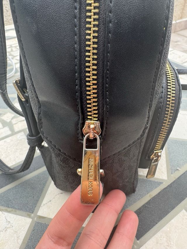 Mini mochila Michael Kors negra