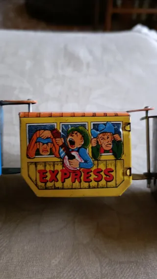 DIVERTIDO TREN DEL OESTE DE HOJALATA