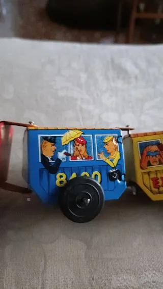 DIVERTIDO TREN DEL OESTE DE HOJALATA