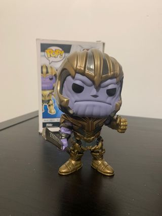 FunkoPop Thanos 453. Caja con Rasguños.