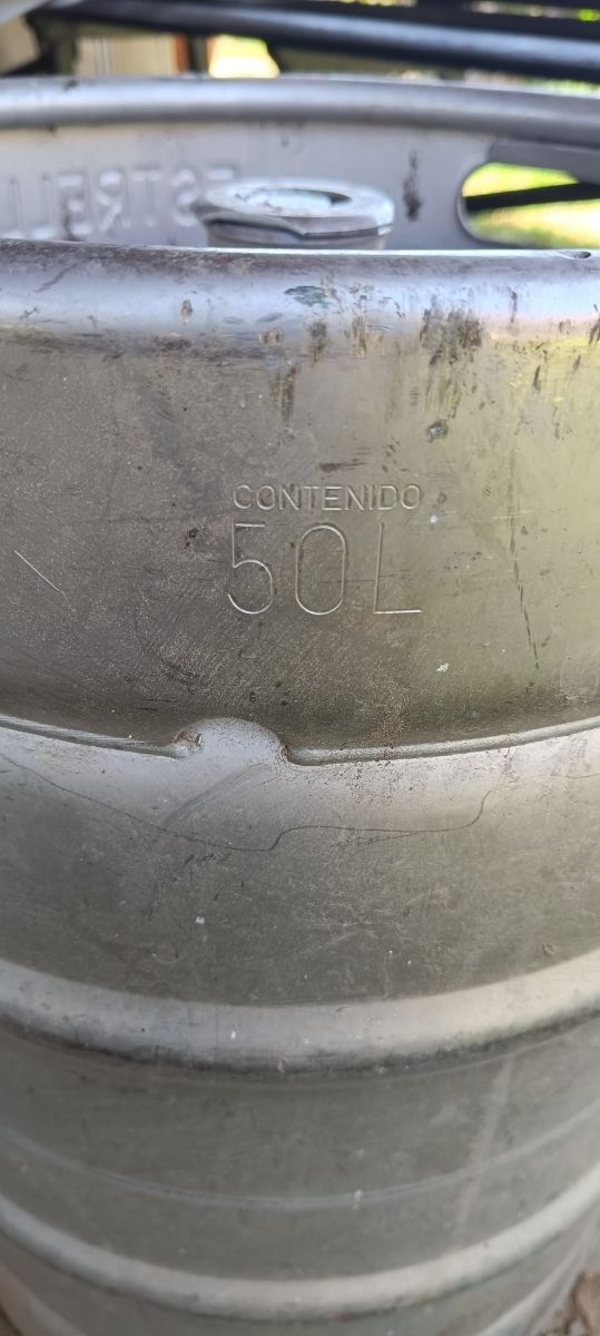 Barril Estrella Galicia vacio de 50 litros.