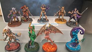 Miniaturas Pinup fantasía D&D . Pintados a mano.