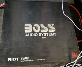 Amplificador BOSS R1600M acepto cambio