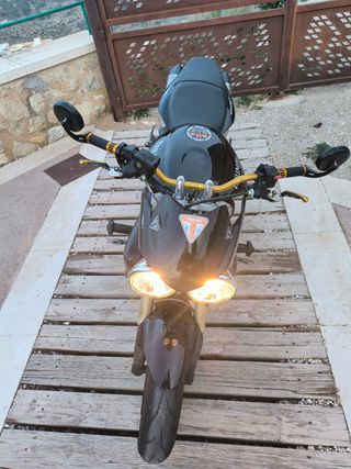 Triumph street triple 675 A2