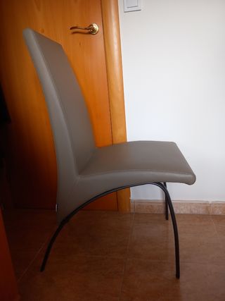 2 sillas grises - modernas