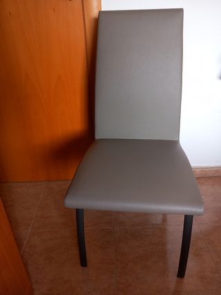 2 sillas grises - modernas
