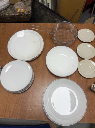 Juego de vajilla tetera con tazas vasos etc..