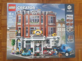 Lego Modular Police Station 10278 & Corner Garage.