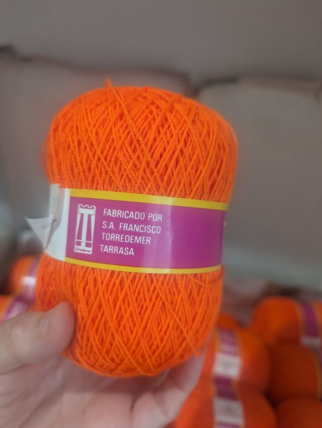 Hilo Torredemer, ganchillo, punto. Naranja, negro