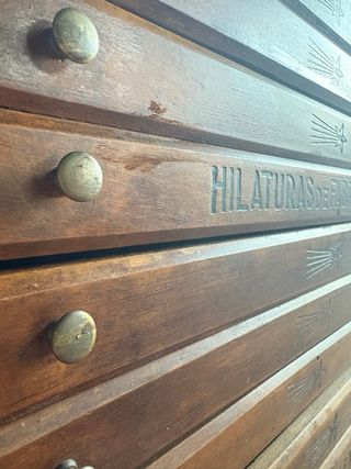 ANTIGUA CAJONERA DE MERCERIA.