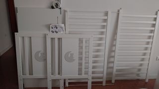 Cuna colecho bebé madera blanca.