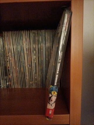 Grandes autores de Wonder Woman - William Messn...