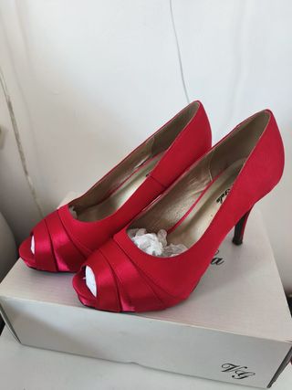 Zapatos rojos mujer.