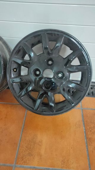 Llantas Nissan 15" - 4 unidades