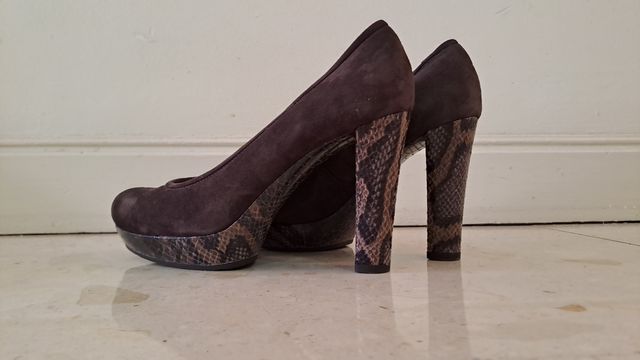 Zapatos tacón marrón