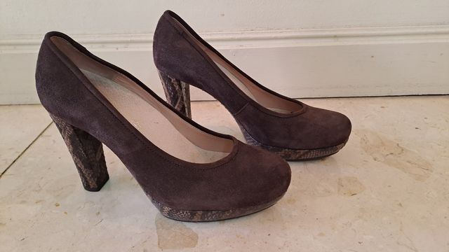 Zapatos tacón marrón