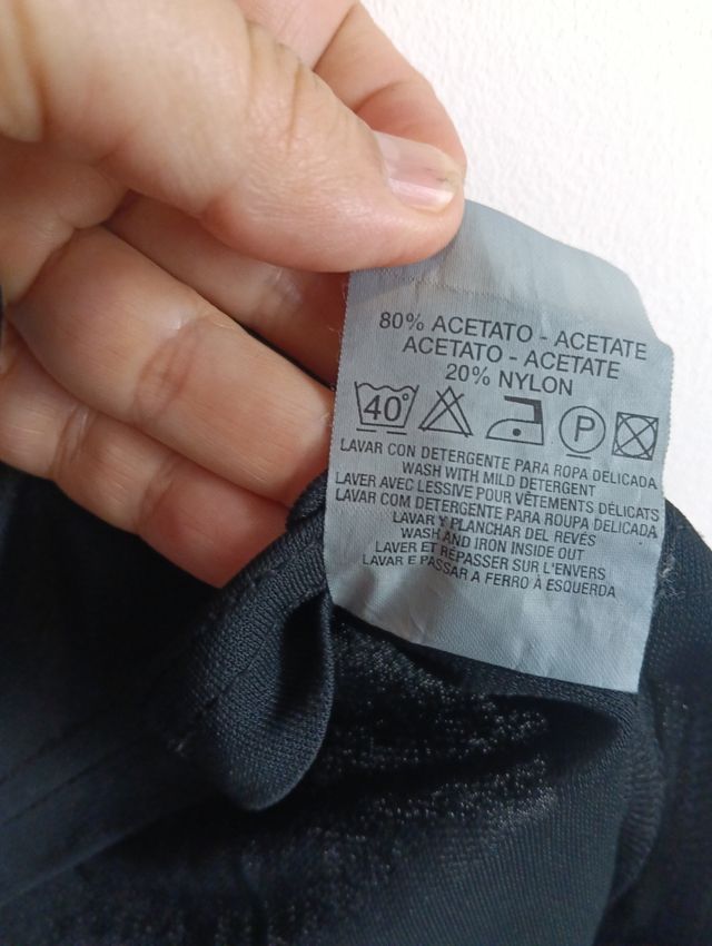 Top negro c/botones-sin mangas