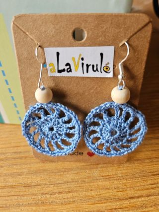 Pendientes crochet azules hechos a mano