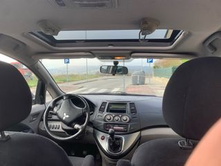 Mitsubishi Grandis 2008