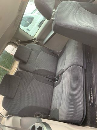 Mitsubishi Grandis 2008