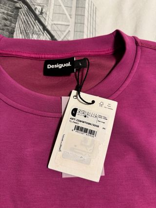 Camiseta corta top Desigual rosa fucsia sport