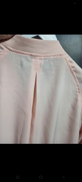 Cazadora bomber Stradivarius a estrenar