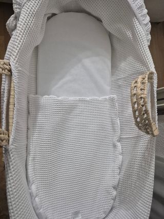 Cuna Moisés mimbre bebé