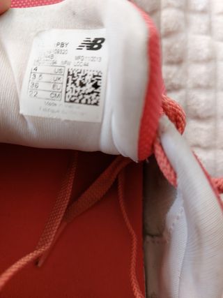 Tenis New Balance. Coral. Talla 36. 