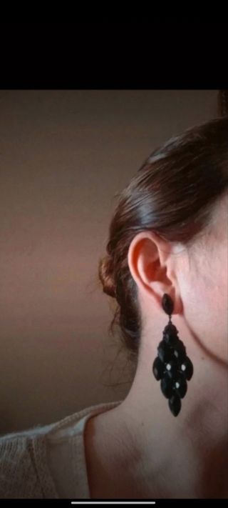 Pendientes negros bisutería