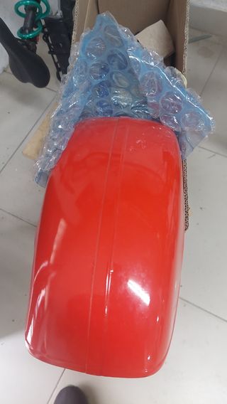 Guardabarros Vespa Primavera 125 rojo