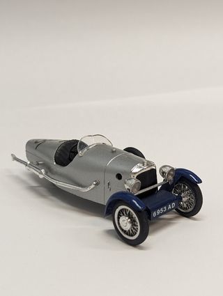 Coche de carreras escala 1:43